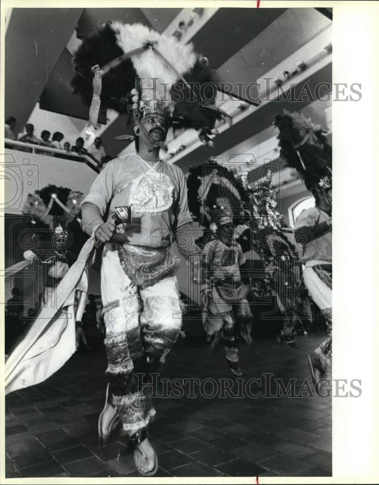 1986 San Antonio Museum of Art Mexican folk dancers-Historic Images