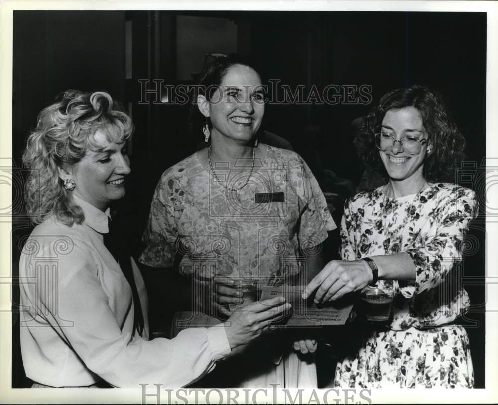 1989 Charlonnes Lucas with Camel Corporation officials at event.-Historic Images