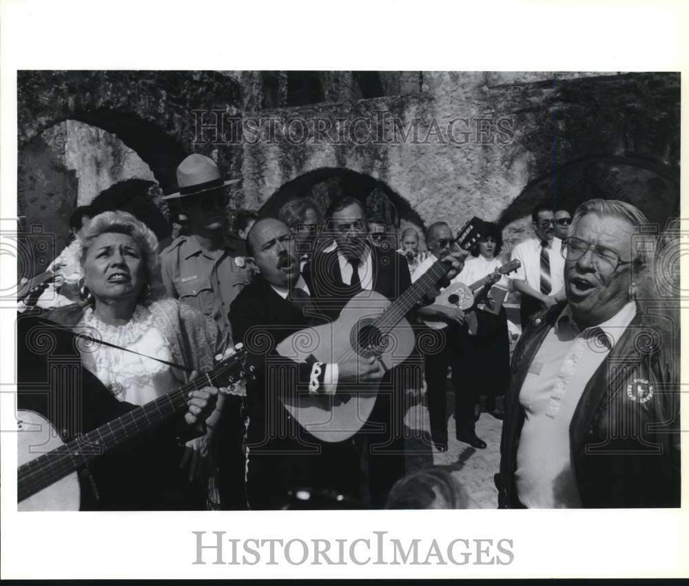 1989 Manuel Lujan sings with Mariachi band at San Jose Mission-Historic Images