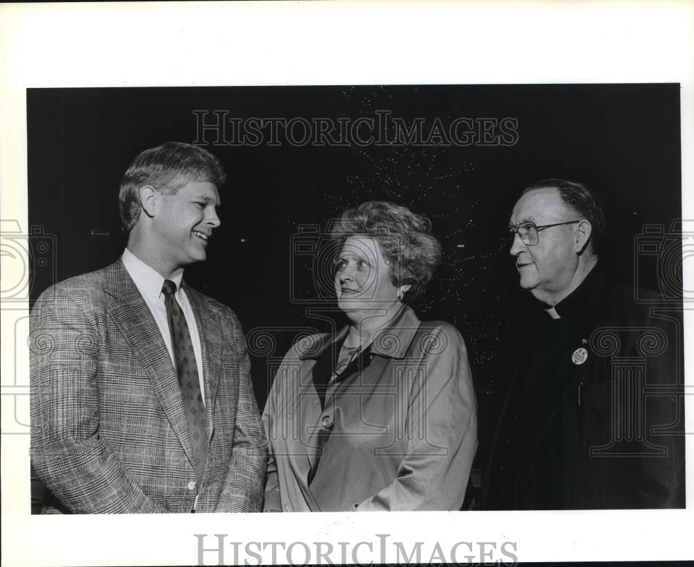 1989 Nancy Maurer and guests of Tree of Life Lighting ceremony-Historic Images