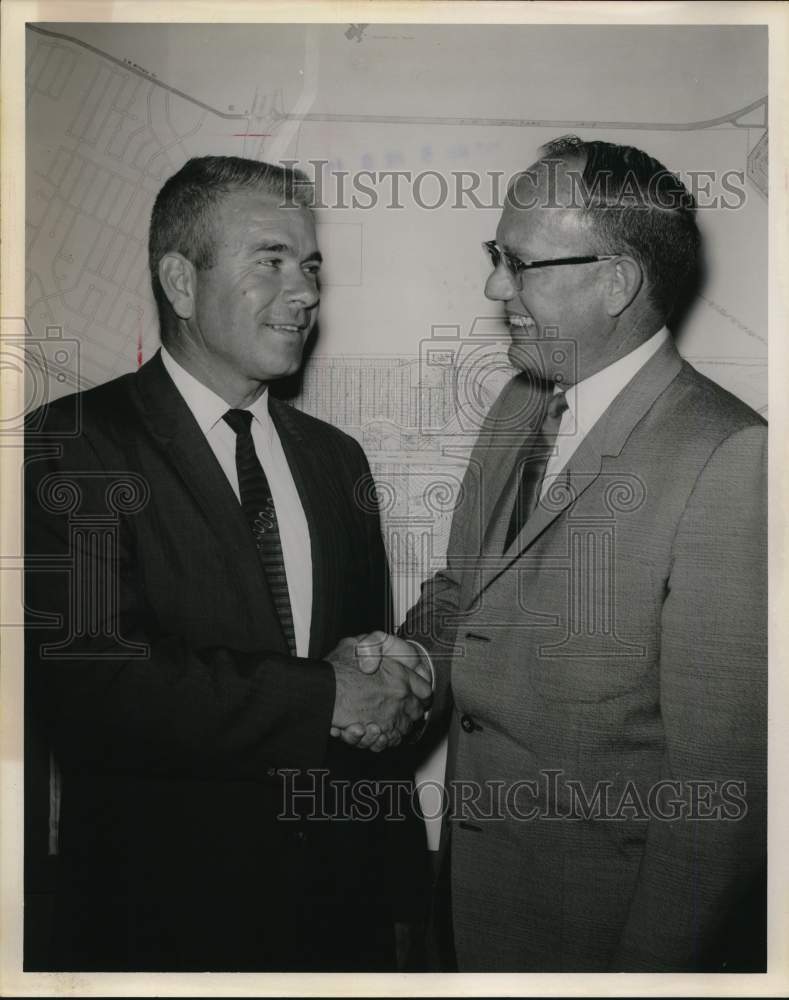 1968 Frank Manupelli greeted by unidentified man.-Historic Images