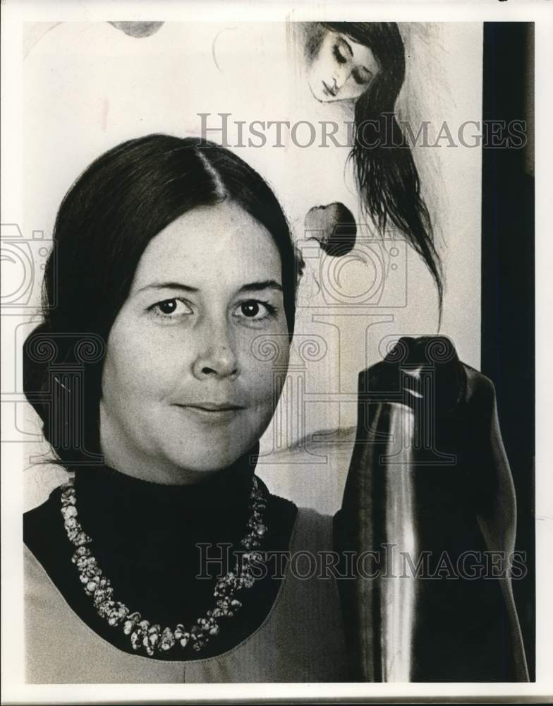 1975 Nan Martinez, Manager of Texas Division of Pueblo Arts-Historic Images