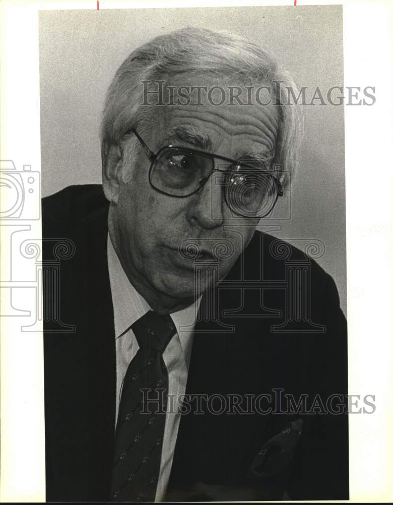1988 Dr. Roy Menninger of Southwest Neuropsychiatric Institute.-Historic Images
