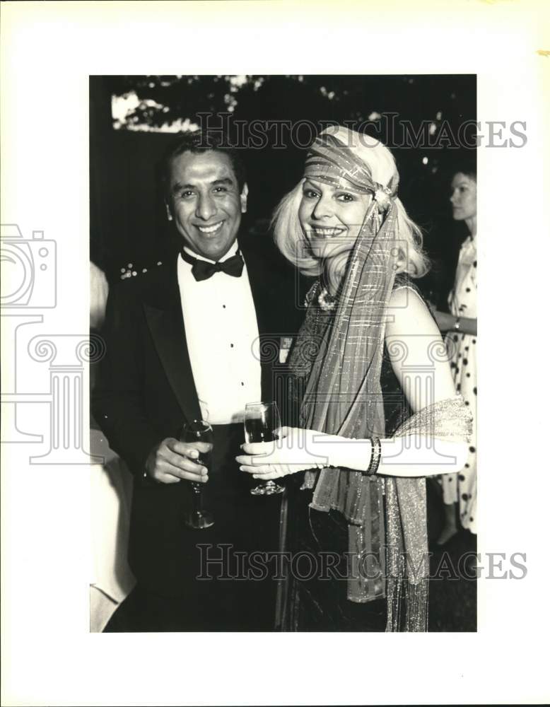 1987 Paul Mendoza and Mary Beth Swofford attend Garden Party-Historic Images
