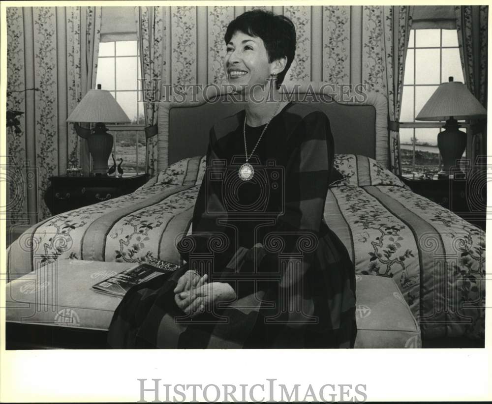 1985 Joyce Klein, San Antonio's best-known realtor at Stone Oak-Historic Images
