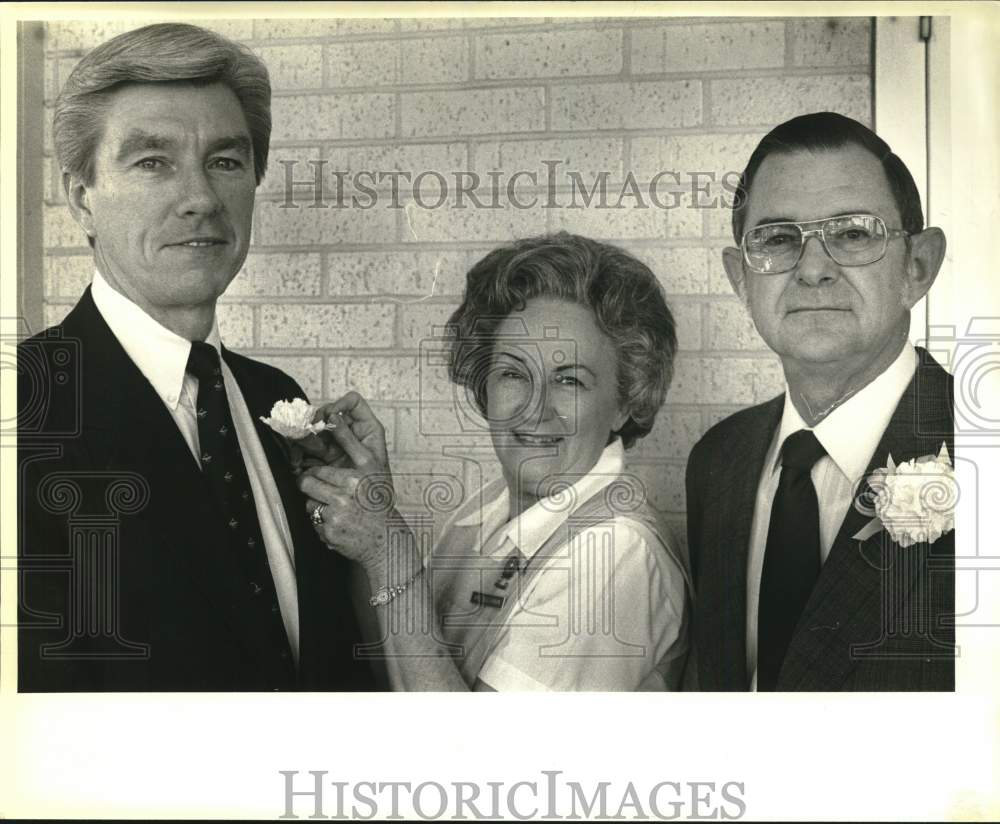 1984 Blue Birds honor doctors at Southwest Texas Methodist Hospital-Historic Images