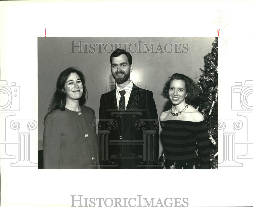 1993 Linda Miller with Alliance Francaise participants attend dinner-Historic Images