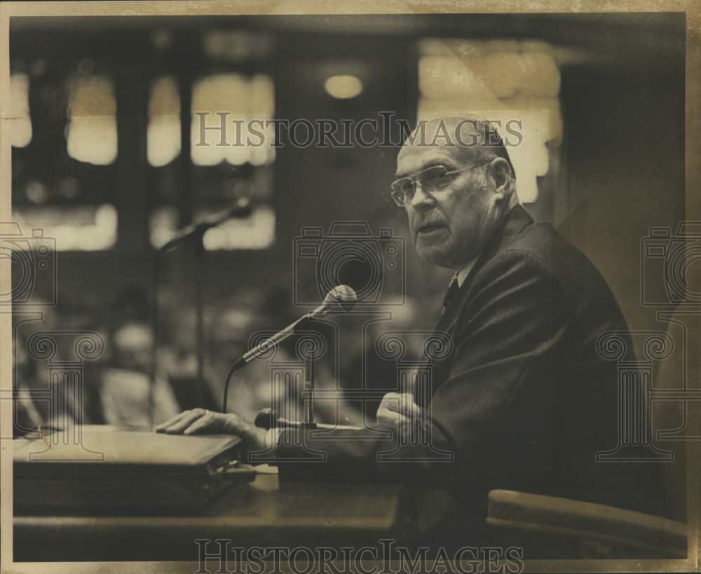 1977 Press Photo Bishop J. Chess Lovern at Travis Park Methodist Church- Historic Images