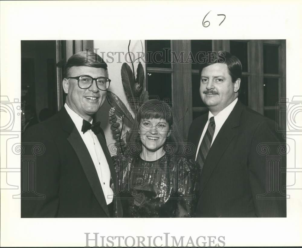 1987 Ken Looney with SAAPC official and guest at the Dominion.-Historic Images