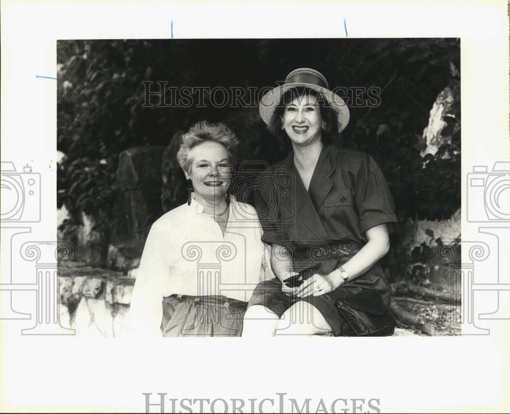 1991 Marilyn Middleton & Karen Settle at the Sound and Light Show-Historic Images