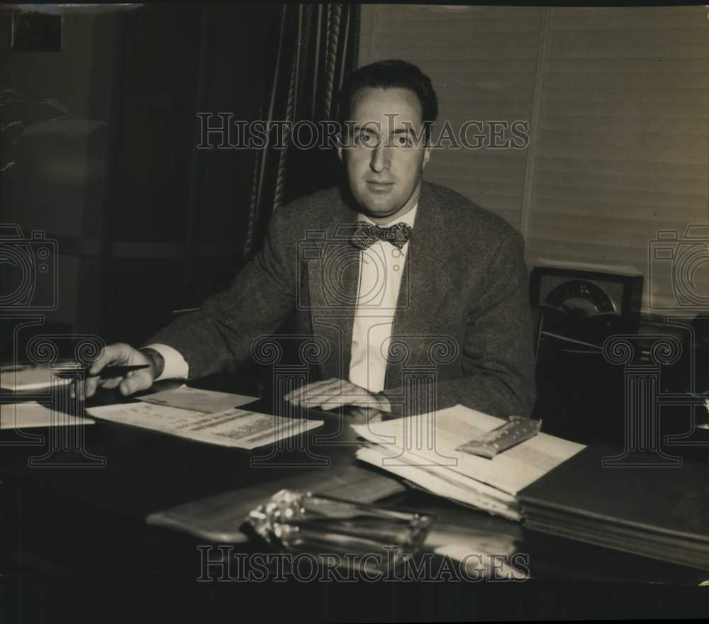 1953 Bill Michaels of Bexar County Red Cross Fund Campaign.-Historic Images