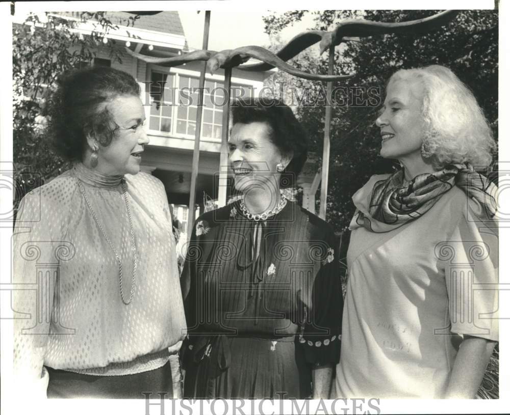 1989 Edith McAllister and committee members of SAMA Fashion Show-Historic Images