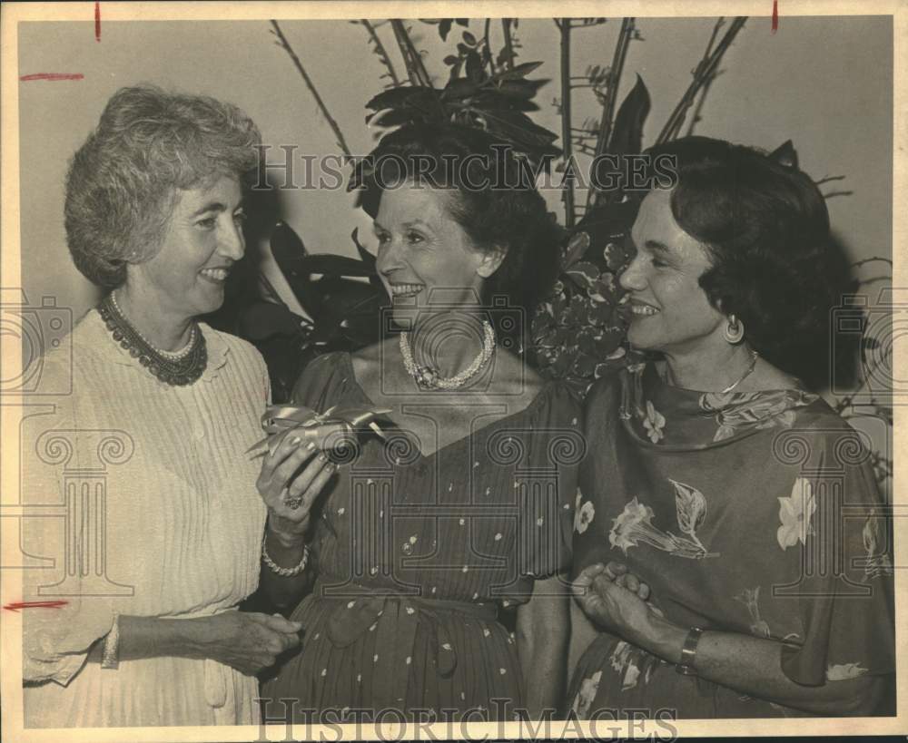 1979 Edith McAllister and guests of Southwestern Craft Center.-Historic Images