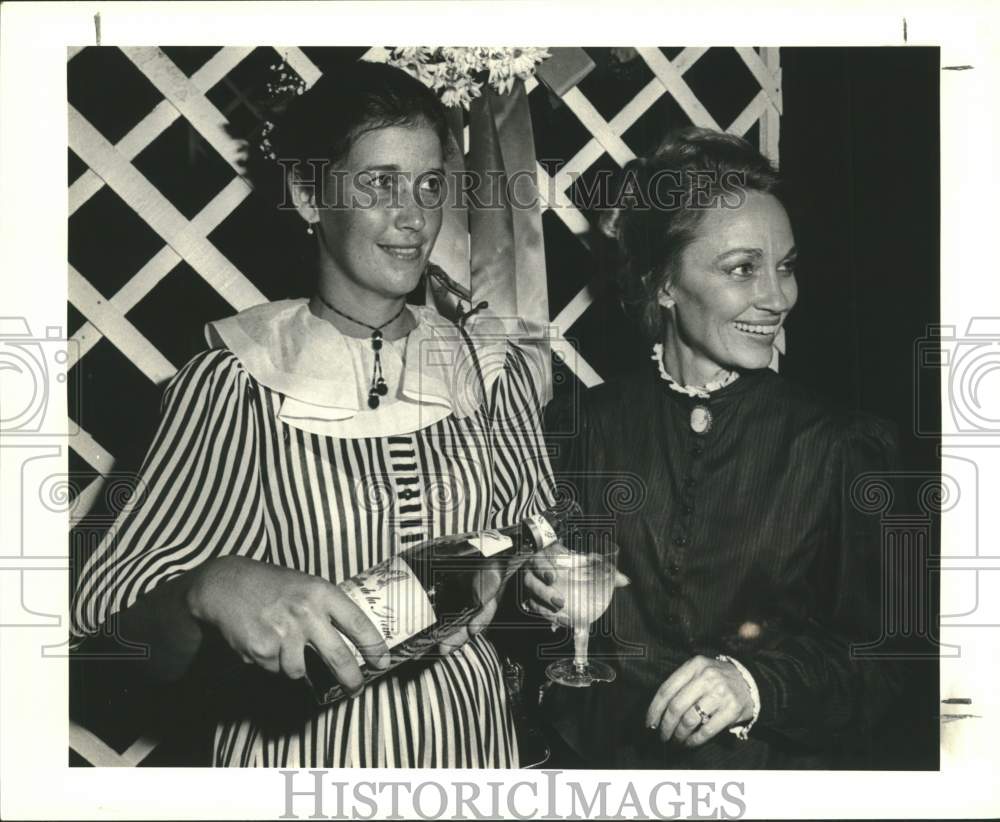 1982 Nancy O&#39;Brien and Jane McFarlane attend SW Craft Center event.-Historic Images