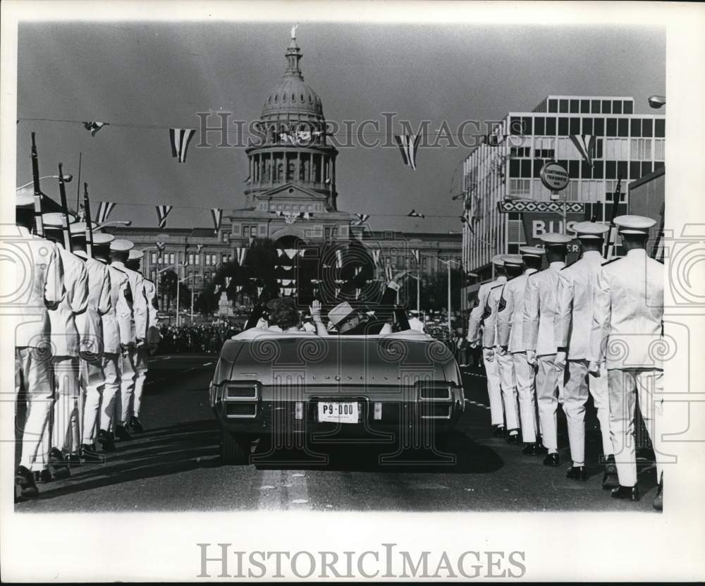 Governor &amp; Mrs. Smith in parade in Washington, D.C.-Historic Images