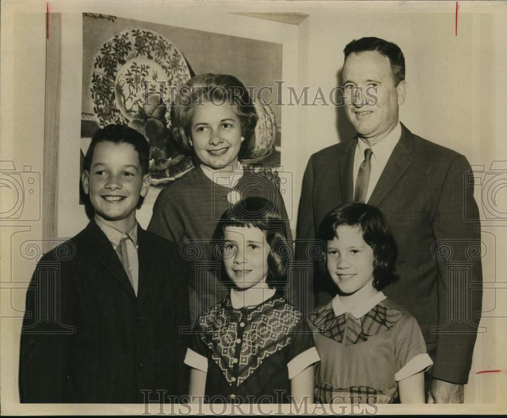 1962 Mr. &amp; Mrs. J. Burlison Smith, Children Jamie, Ellen &amp; Terrell-Historic Images