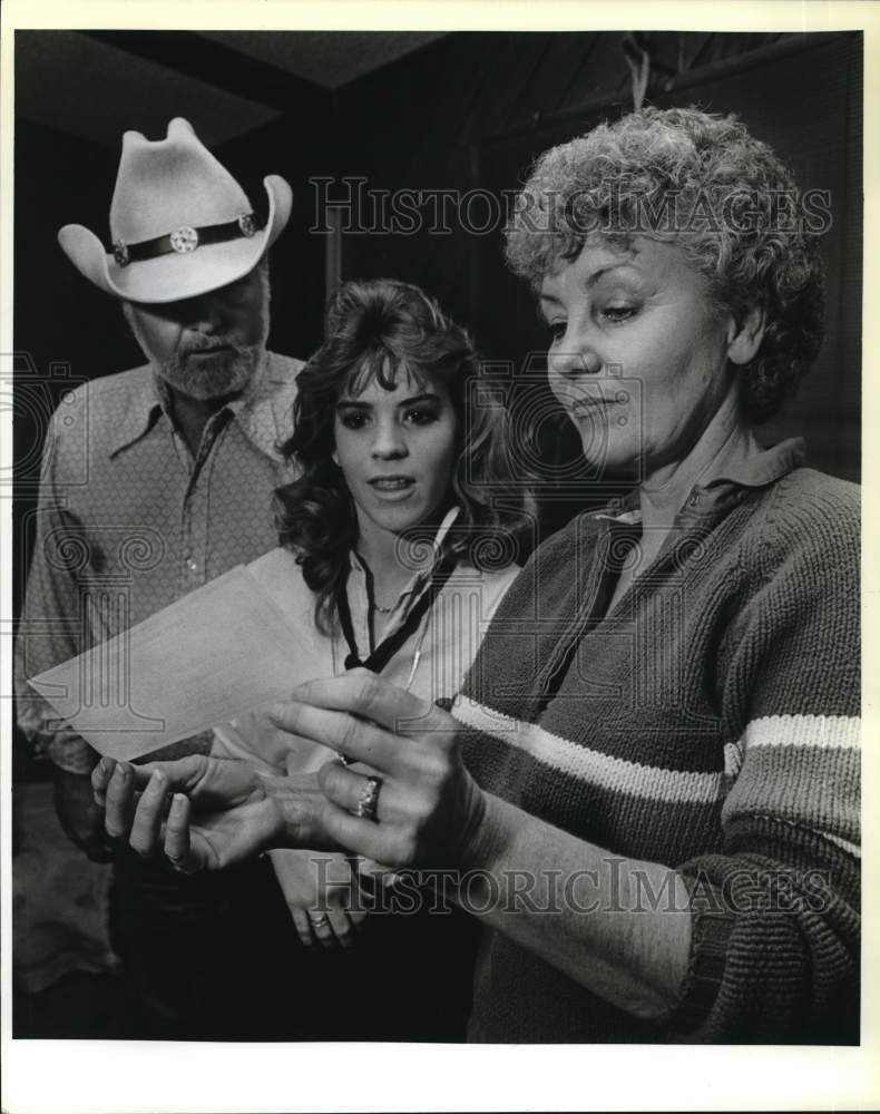 1986 Ed Slaughter, Kelli Foran, Wanda Slaughter, Check Presentation-Historic Images