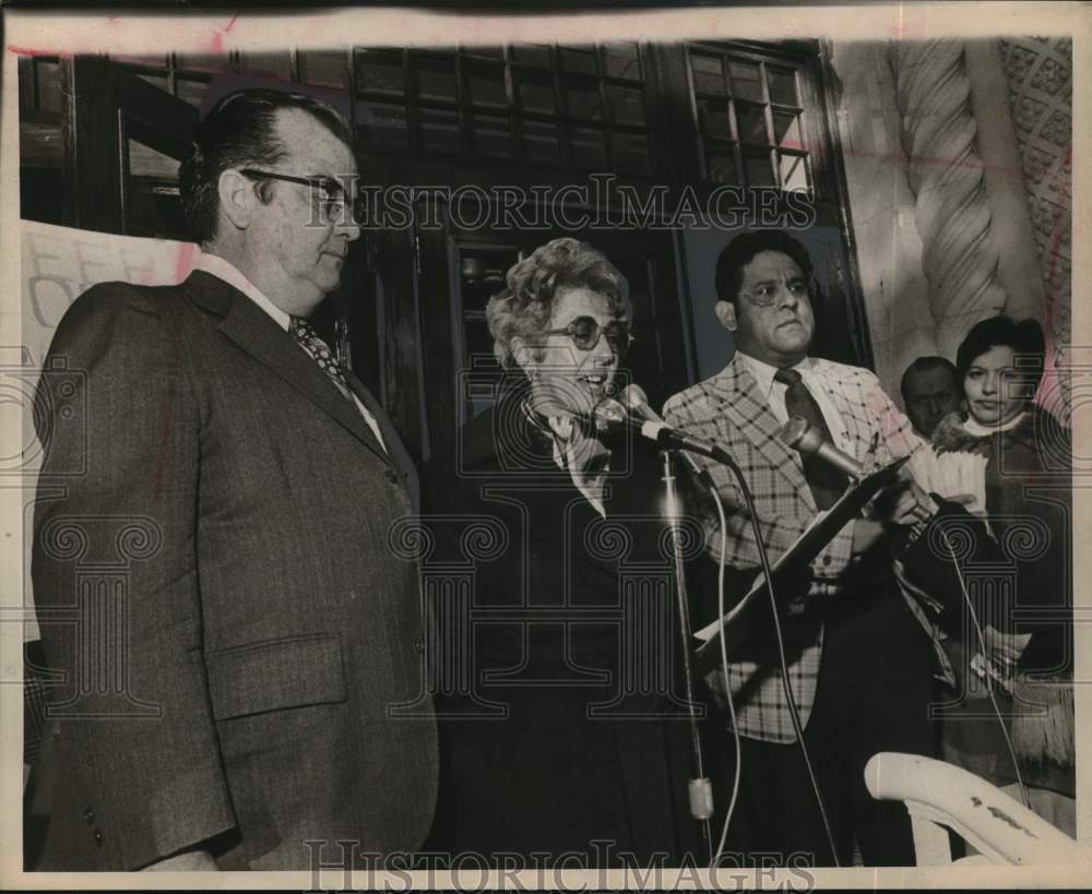 1975 Garland Jackson, Fay Sinkin, Andres Sarabia, Press Conference-Historic Images