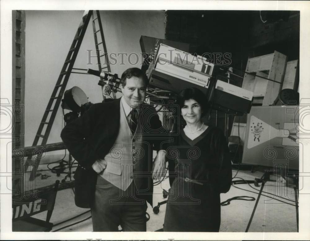 1980 Dr. Jerome & Dr. Dorothy Singer Star In Televison Program-Historic Images