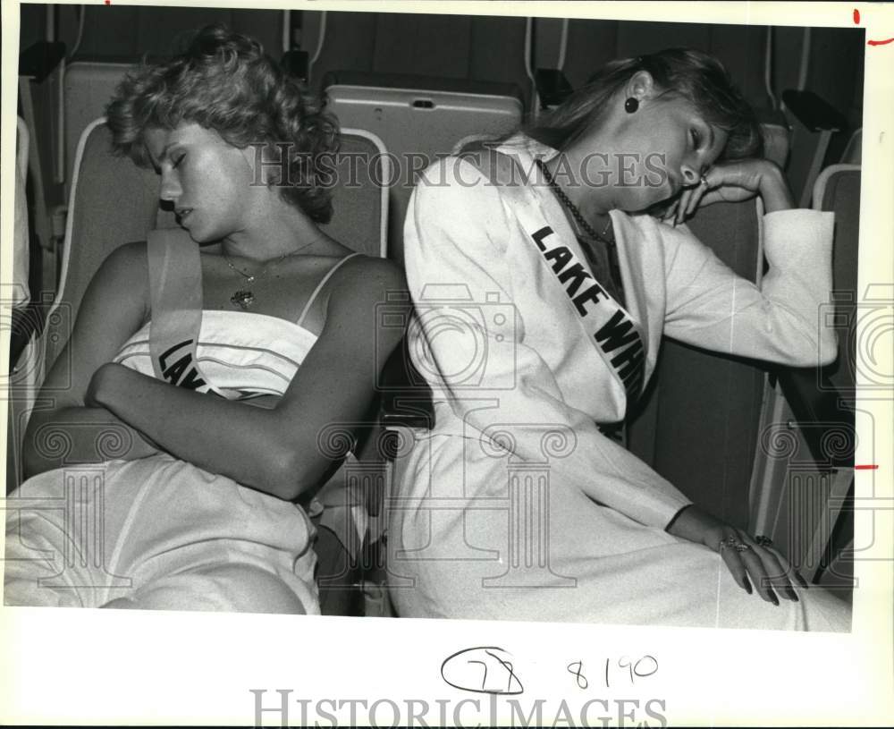 1984 Michelle Cole &amp; Joan Batis take break from Miss Texas USA work-Historic Images