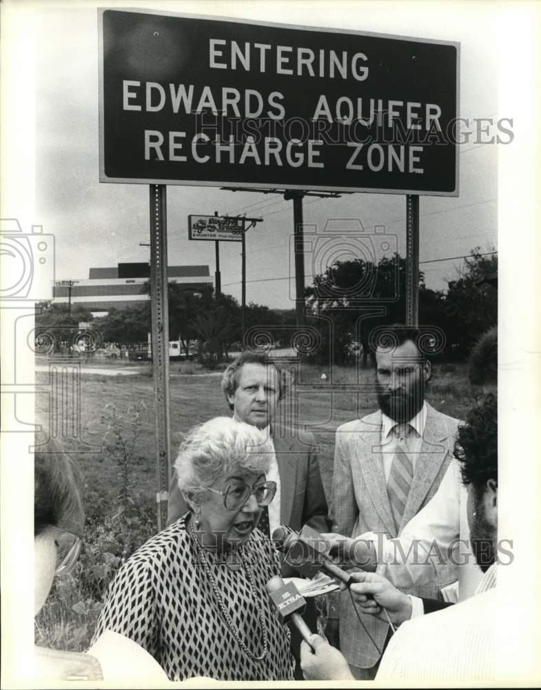 1987 Fay Sinkin Speaks To Press About Protecting Area Aquifers-Historic Images