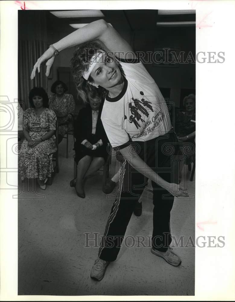 1989 Former Miss America Judi Ford warms up, San Antonio walk-a-thon-Historic Images