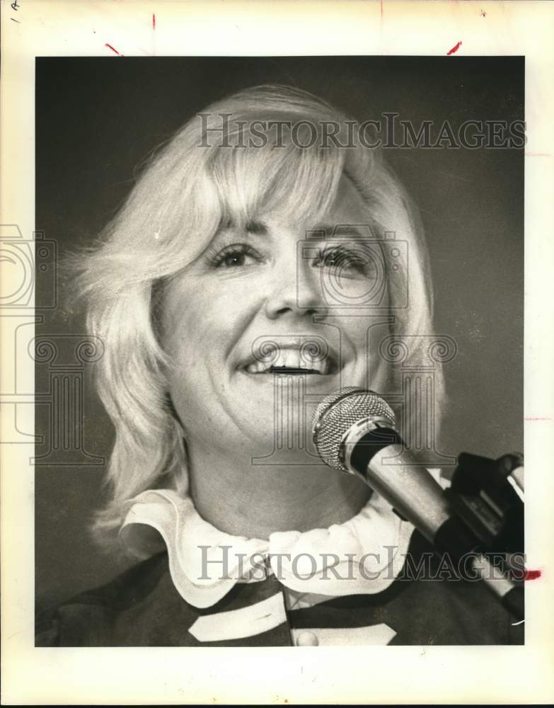 1983 City Attorney Jane Macon speaking at N.O.W. conference in Texas-Historic Images
