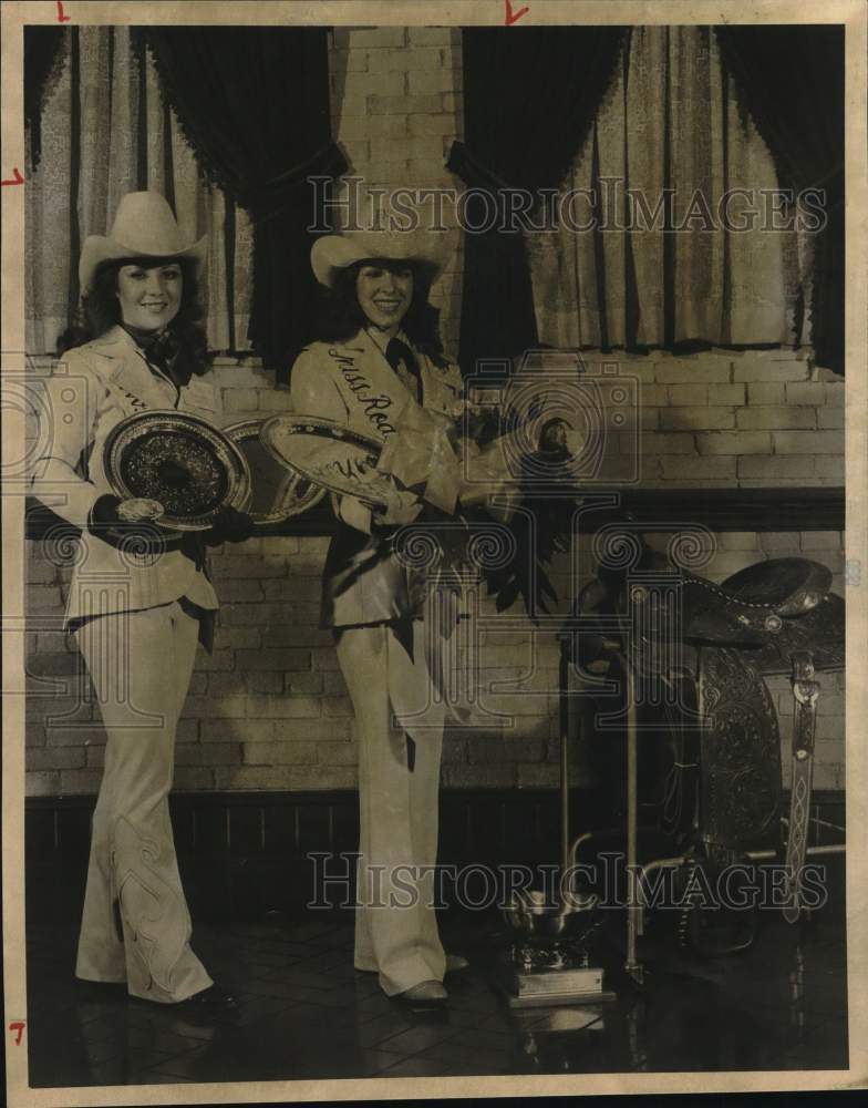 1980 Press Photo Leslie Walker, Miss Rodeo Texas; runner-up Melissa Boles, Texas - Historic Images