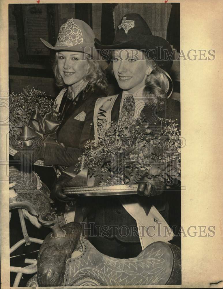 1981 Press Photo Miss Rodeo Texas Teen Patty Doyle; Kelly Ann McElhanon, Texas - Historic Images