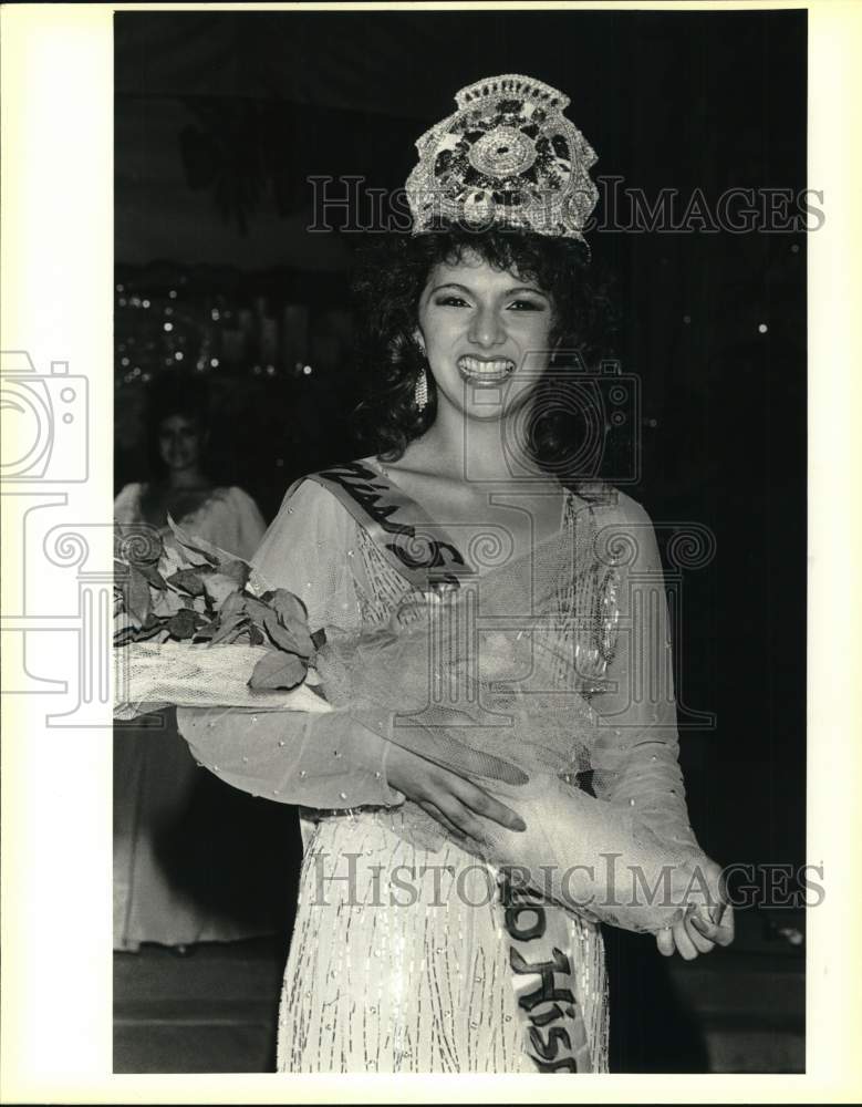 1987 Miss San Antonio Hispanic walking down runway, Texas-Historic Images