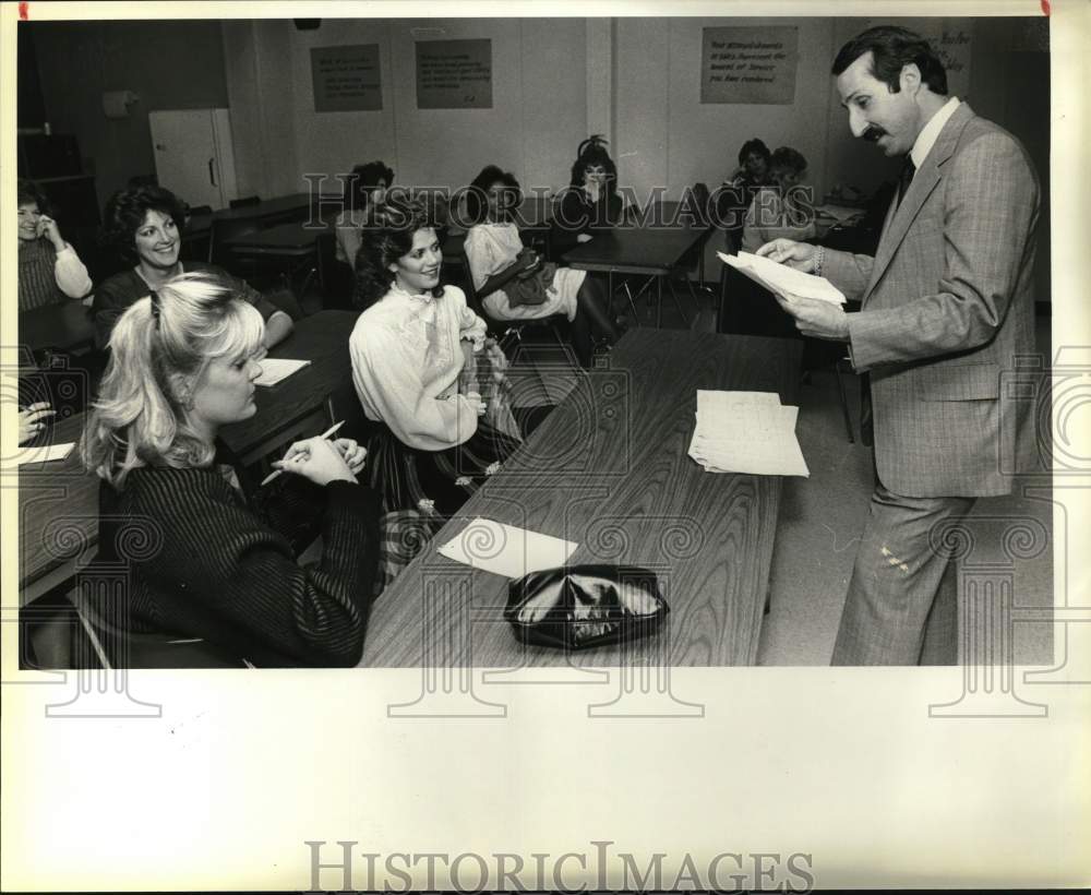 1983 Harold Novy talking to Karen Englehart and Kerry Coats, Texas-Historic Images