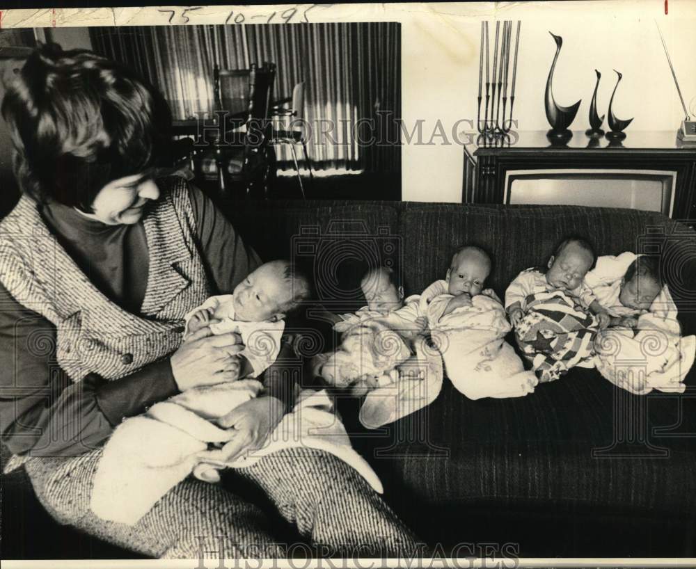 1973 Press Photo Edna Stanek with Her Sextuplets - saa54549 - Historic Images
