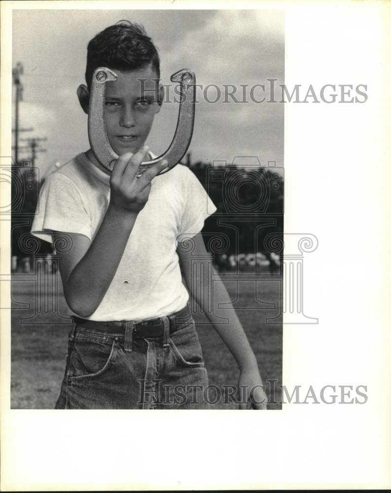 Press Photo Young Man Ready to Throw Horseshoe at San Antonio Recreation Center- Historic Images