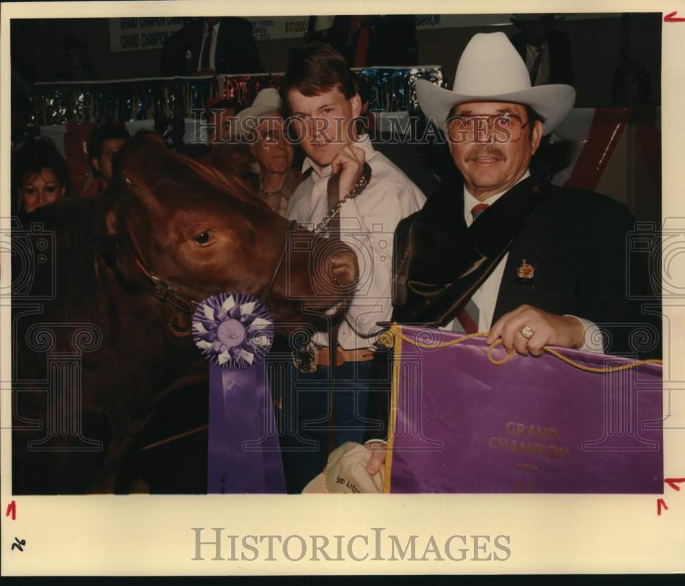 1990 Press Photo Frank Sepulveda, champion steer; San Antonio Stock Show &amp; Rodeo- Historic Images