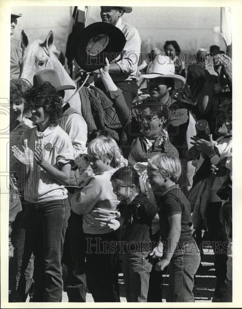 1986 Press Photo Old Chissom Trail Riders at San Antonio Stock Show &amp; Rodeo - Historic Images