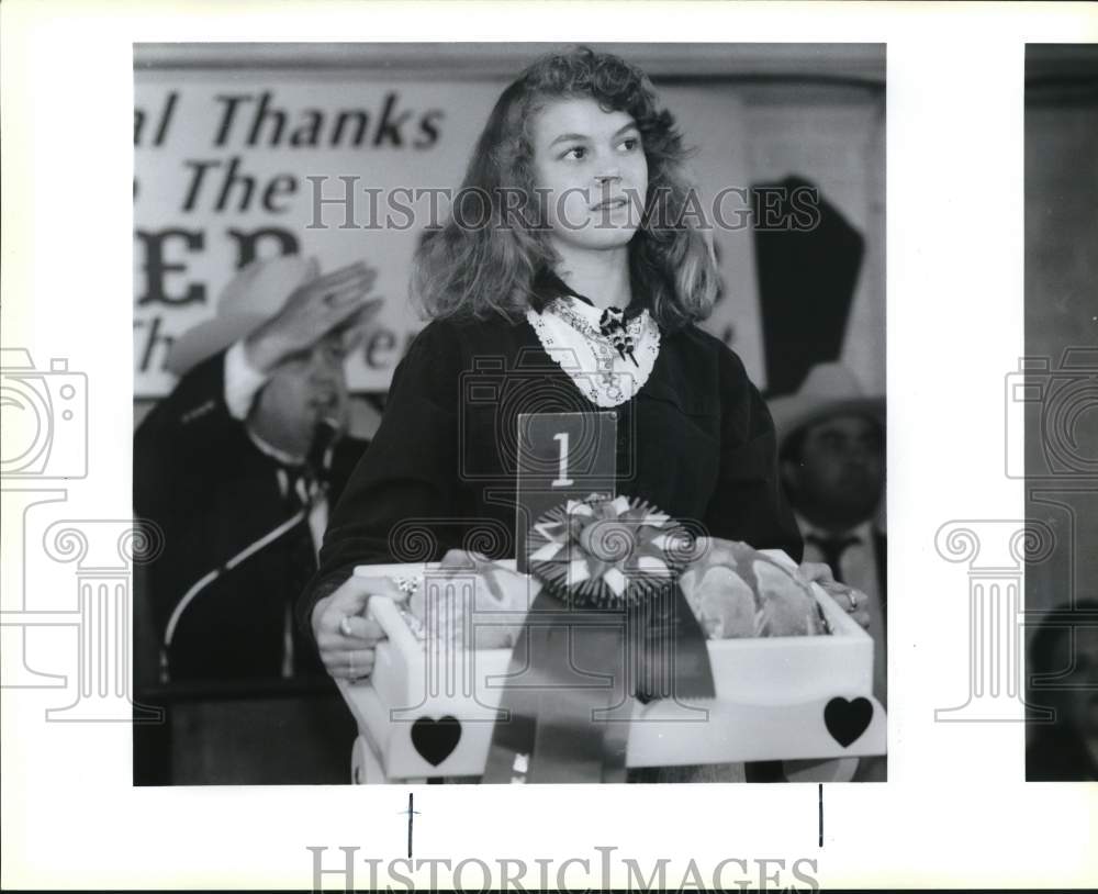 1990 Press Photo Christie Preiss with grand champion broiler at Stock Show, TX- Historic Images