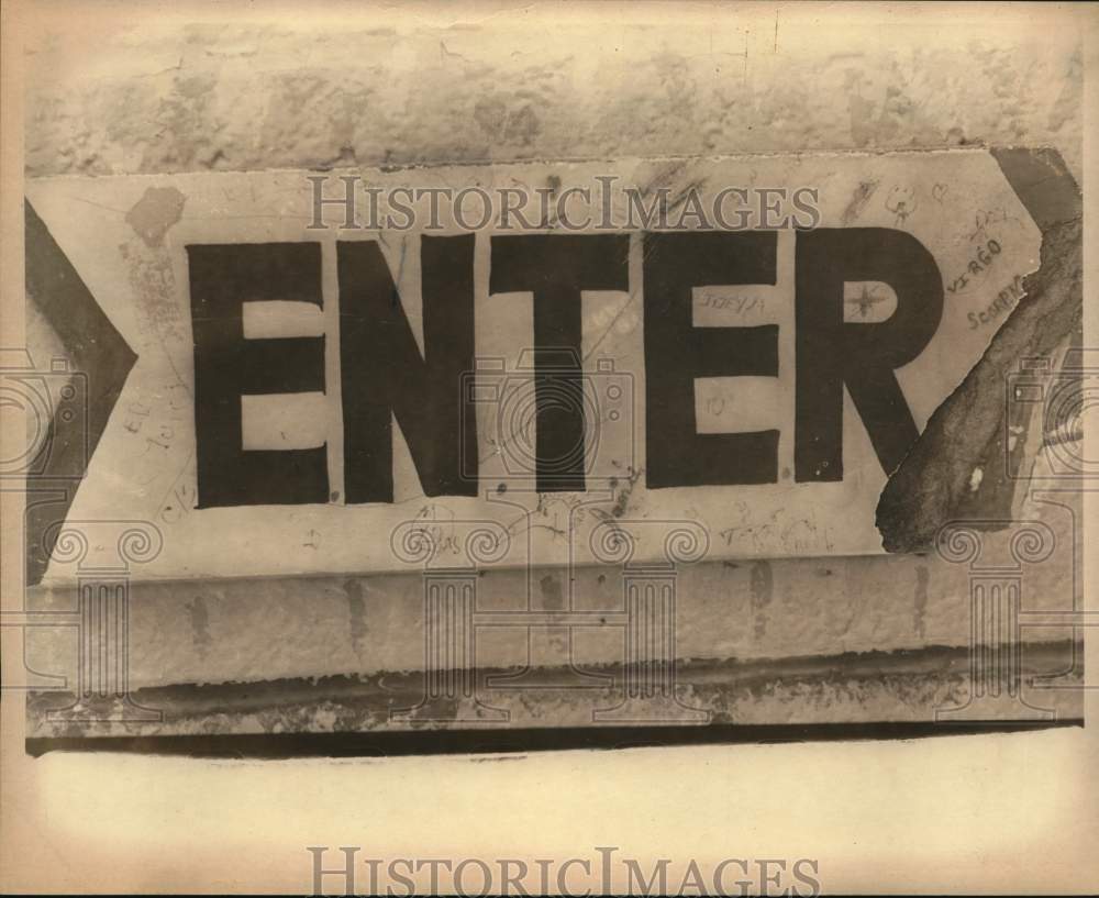 1981 Press Photo Enter sign at Playland Park - saa58907- Historic Images