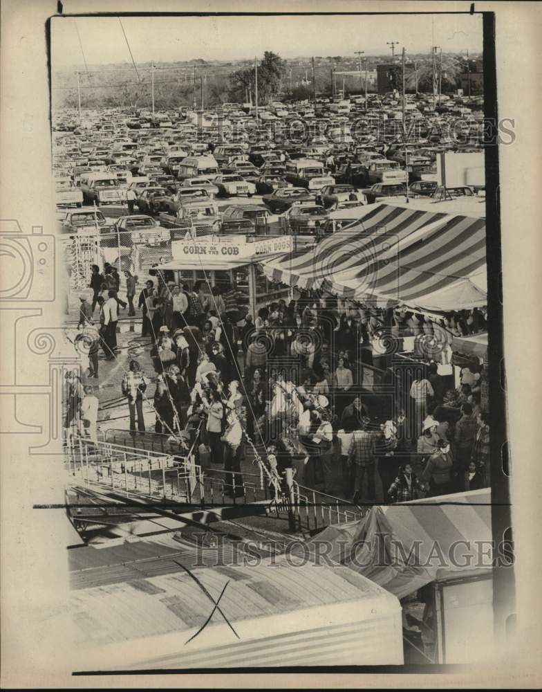 1978 Press Photo Carnival goers at the San Antonio Stock Show &amp; Rodeo, TX - Historic Images