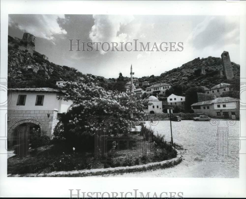 1984 Press Photo Along the Road to Dubrovnik, Just South of Sarajevo, Yugoslavia- Historic Images