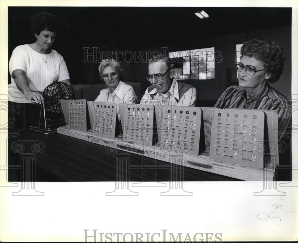 1985 Press Photo Belverde Lioness Club Bingo game- Historic Images