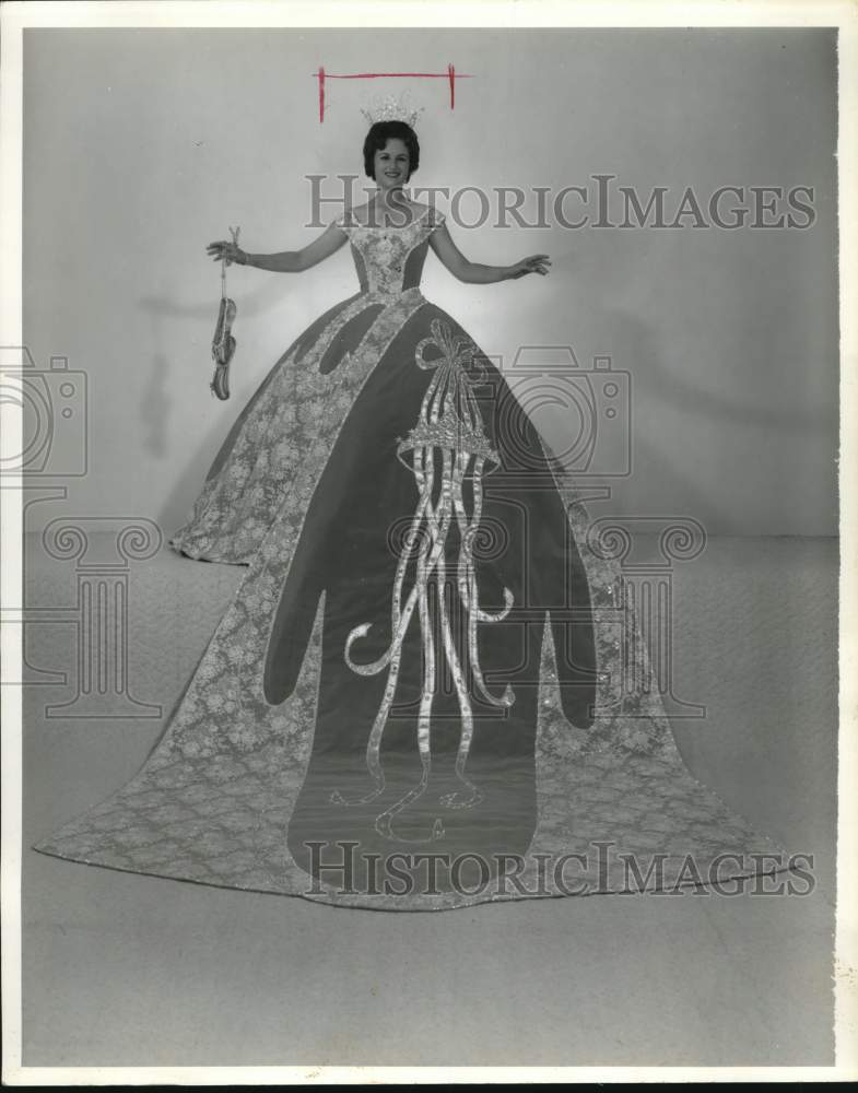 1963 Press Photo Portrait of Lucy Marshall Alexander in evening gown, Texas- Historic Images