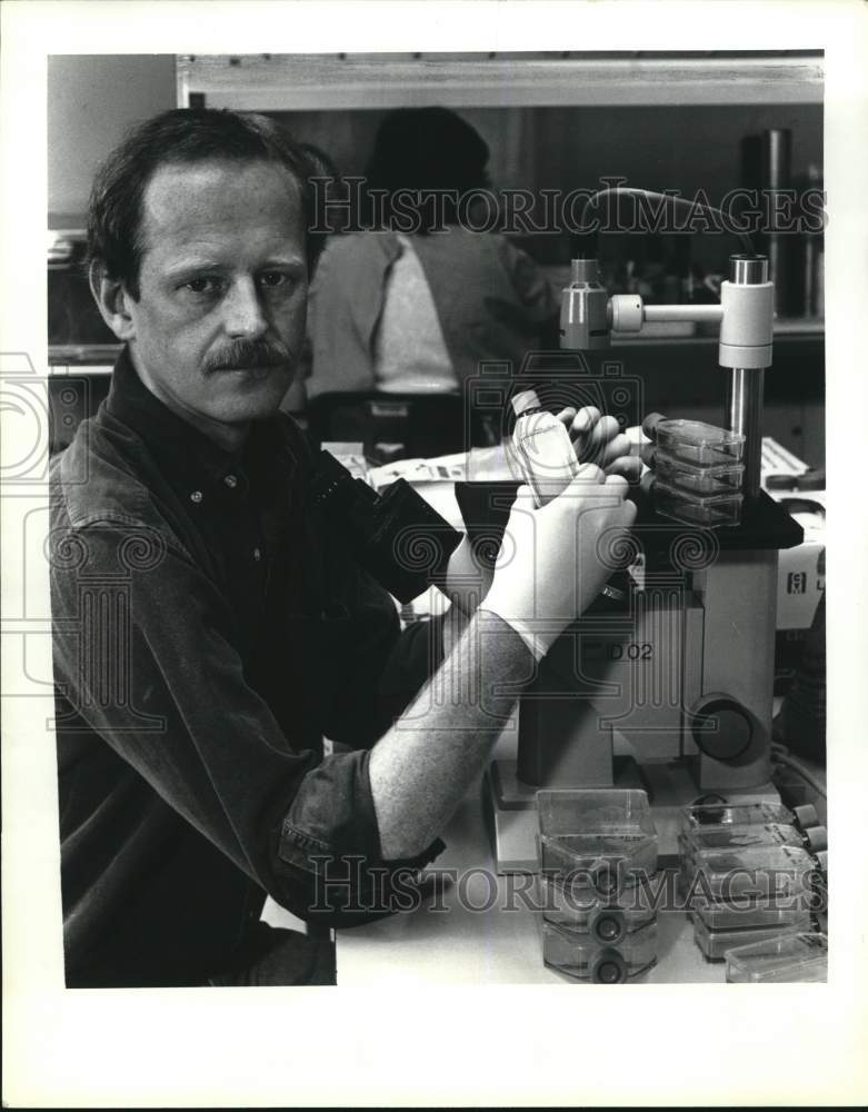 Press Photo Jonathan S. Allan, AIDS Researcher at S.W. Foundation, Texas- Historic Images