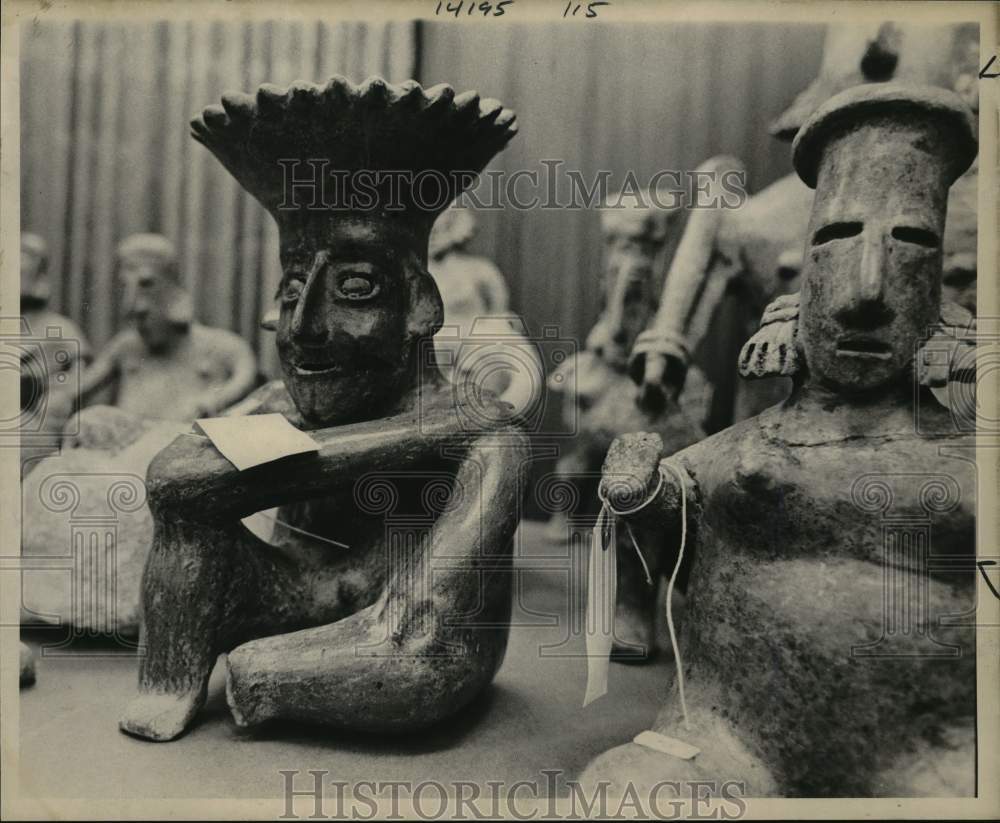 1974 Press Photo Mexican Artifact Statue Collection - saa89802- Historic Images