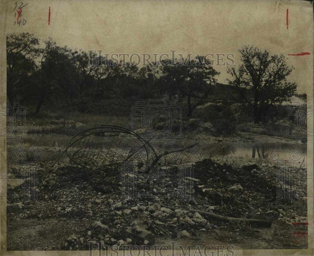 1973 Press Photo Flooding in Huebner Creek area - saa90170- Historic Images