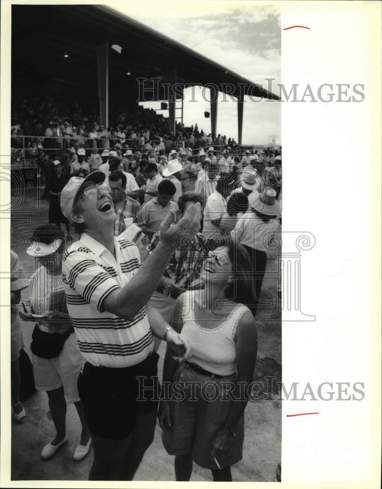 1990 Press Photo Tom and Sue Richards at Bandera Downs Opening Day - saa90747 - Historic Images
