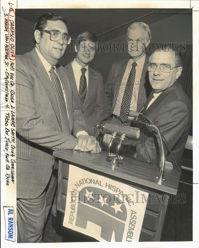 Press Photo Republican National Hispanic Assembly Attendees at Lectern - Historic Images