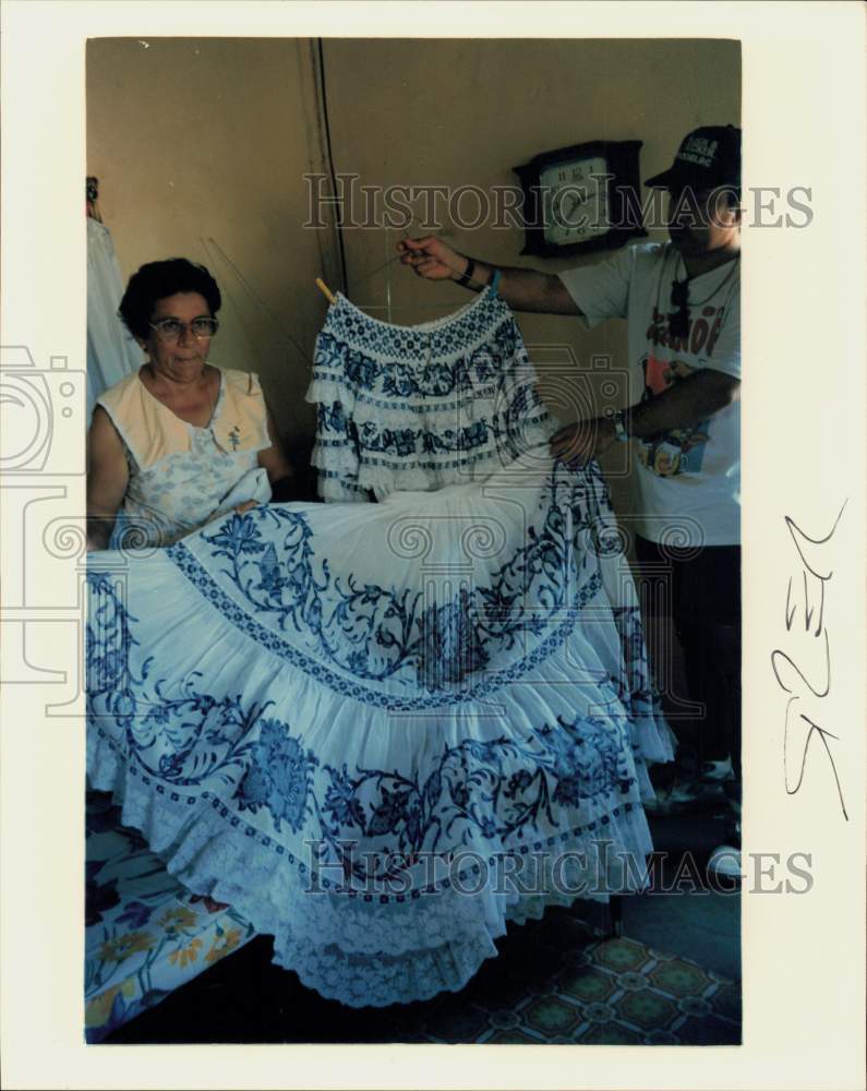 Press Photo Lady and Gentleman with native dress in Panama - saa98084 - Historic Images
