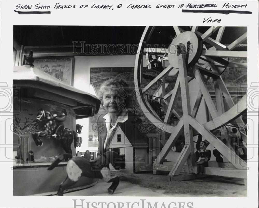 Press Photo Sarah Smith, Friends of Library, at the Hertzberg Museum, Texas- Historic Images