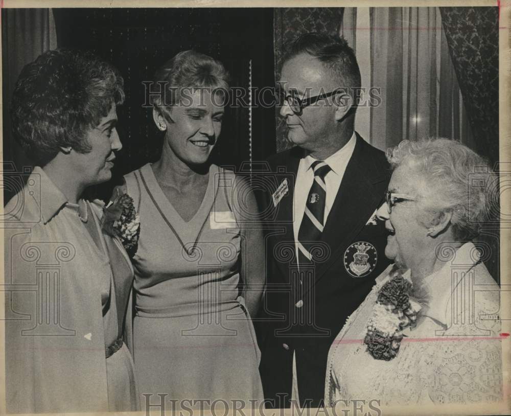 1975 Colonel Betty Sones visiting with military officers, Texas-Historic Images