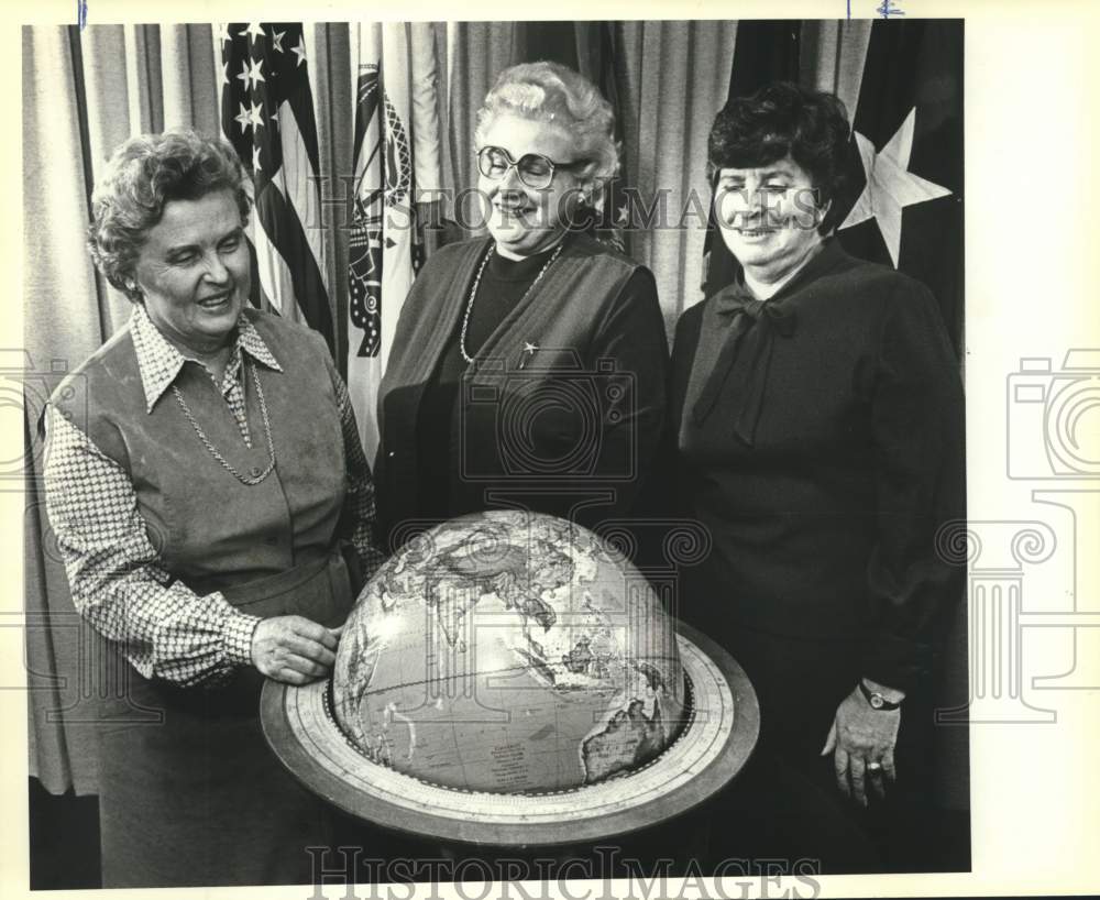 1983 Ladies at Academy of Health Sciences Center, Ft. Sam, Texas-Historic Images